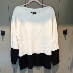 DKNY Women's Black and White Crew Neck Sweater Sz L
